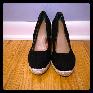 Comfortable wedge heels